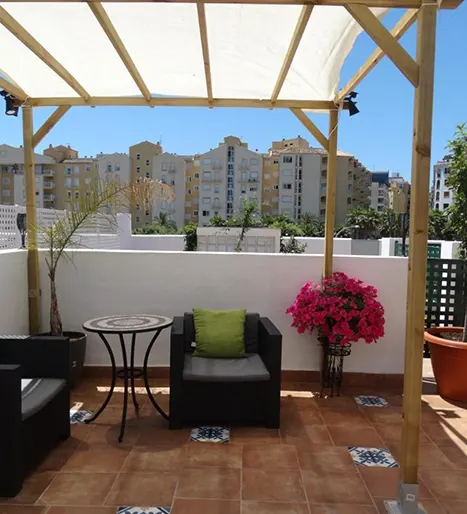 Habitación doble con terraza del Hotel Calpe en Alicante